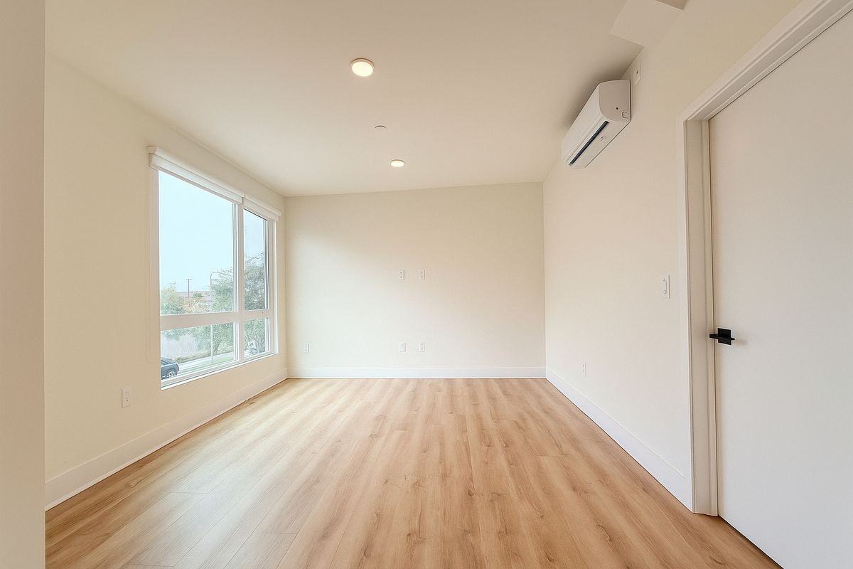 5813 Lexington Ave ##201 - Photo 6 of 7