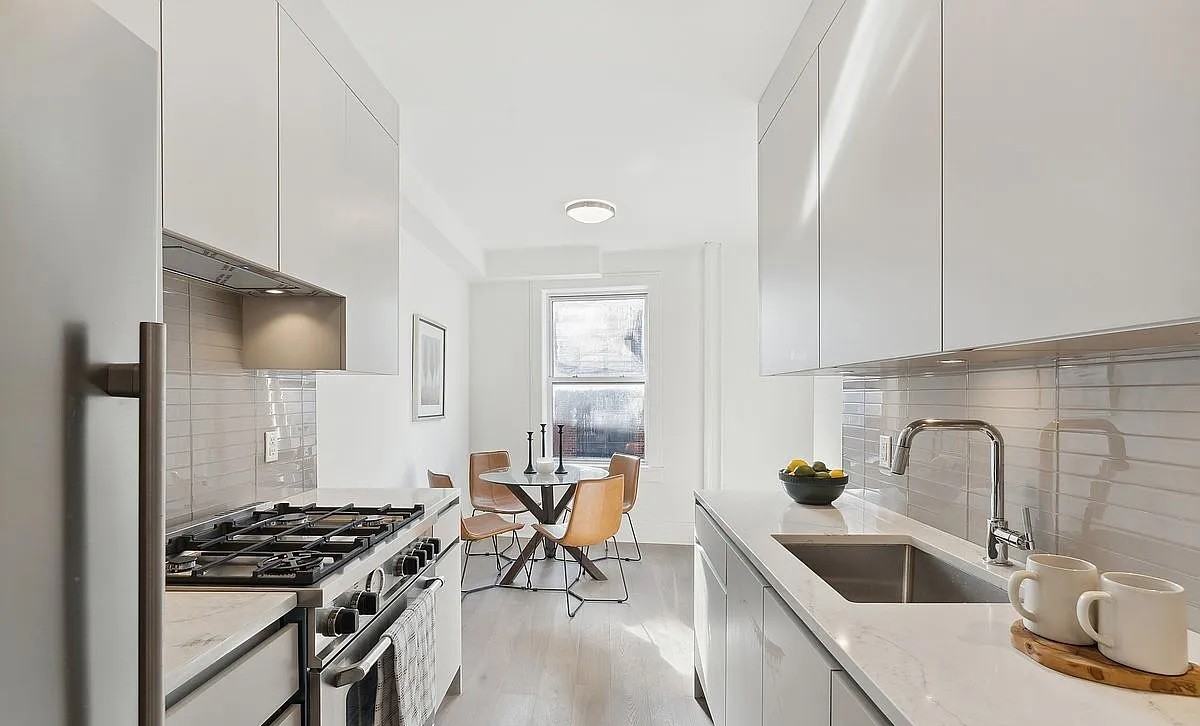 148-09 Northern Blvd - Photo 5 of 6