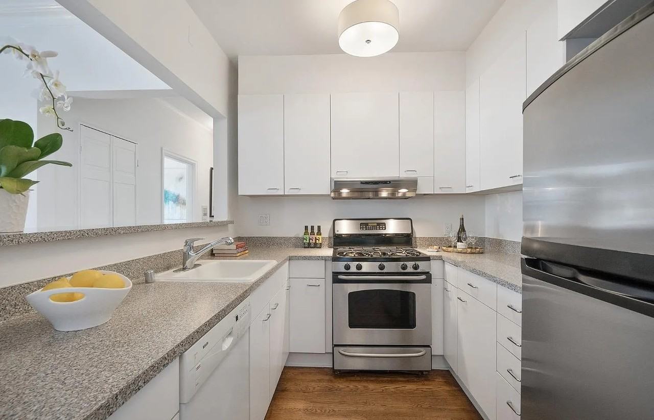 2801 Octavia St - Photo 3 of 9