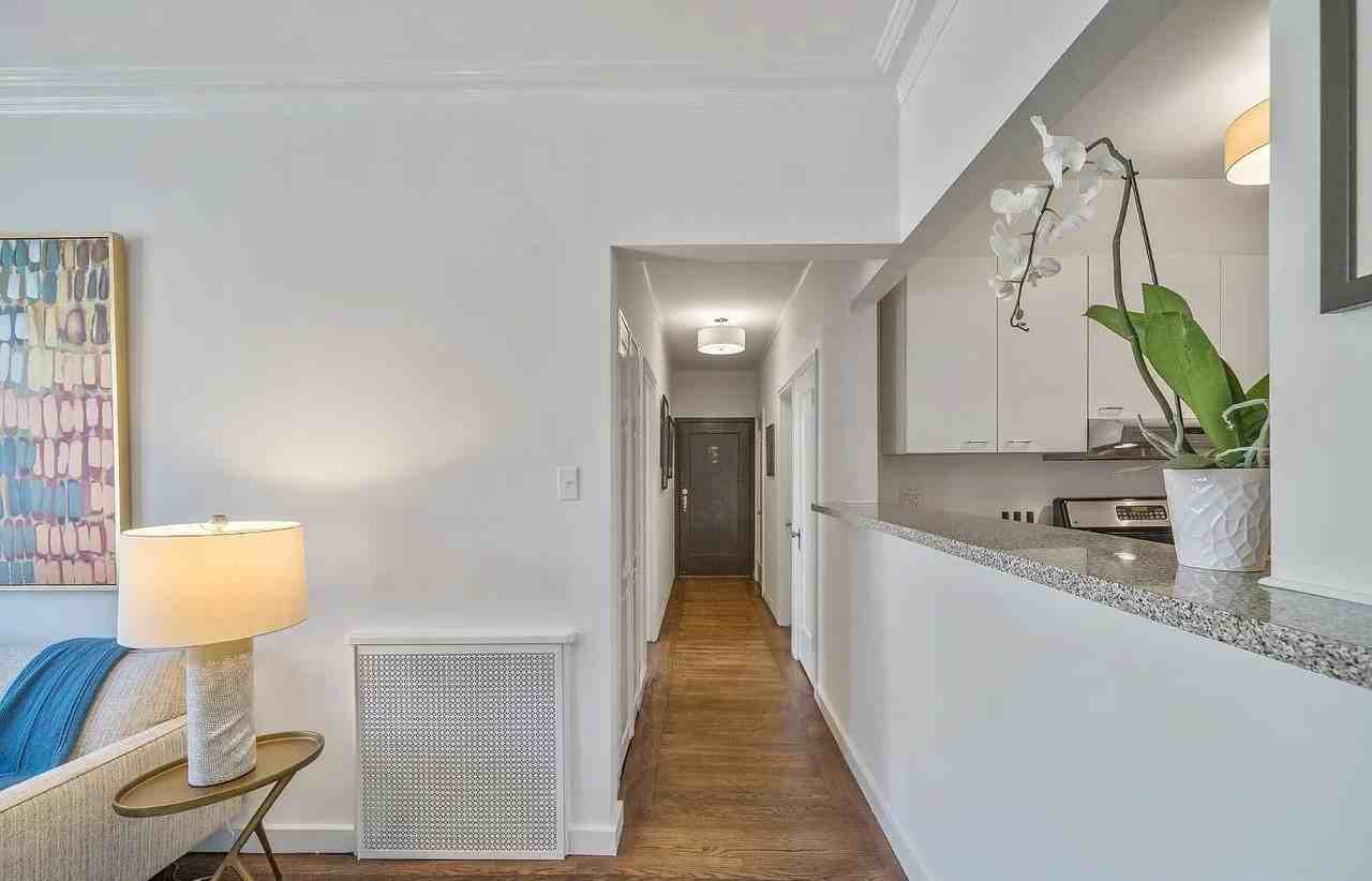 2801 Octavia St - Photo 6 of 9