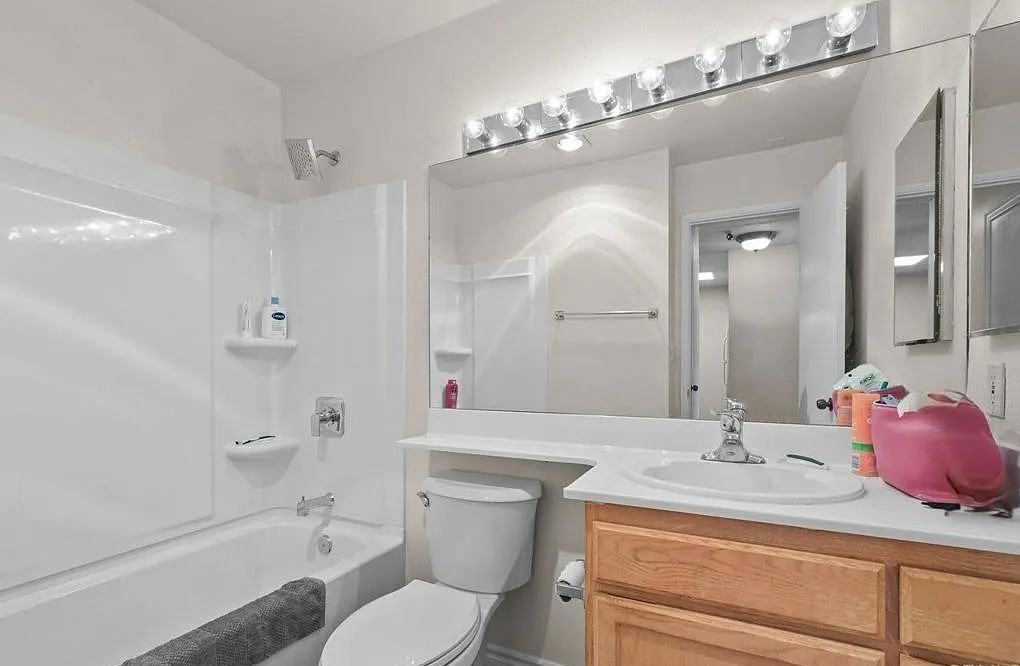 4015 Crown Point Dr - Photo 6 of 9