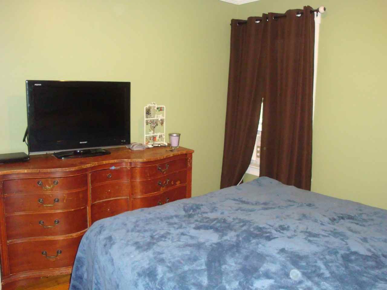 204 Elm St - Photo 4 of 8