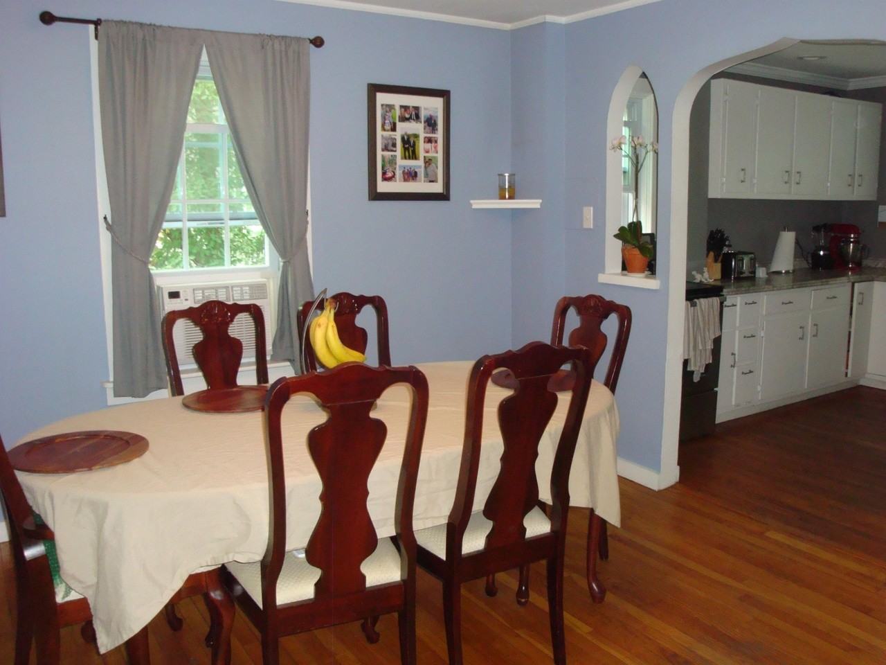 204 Elm St - Photo 5 of 8