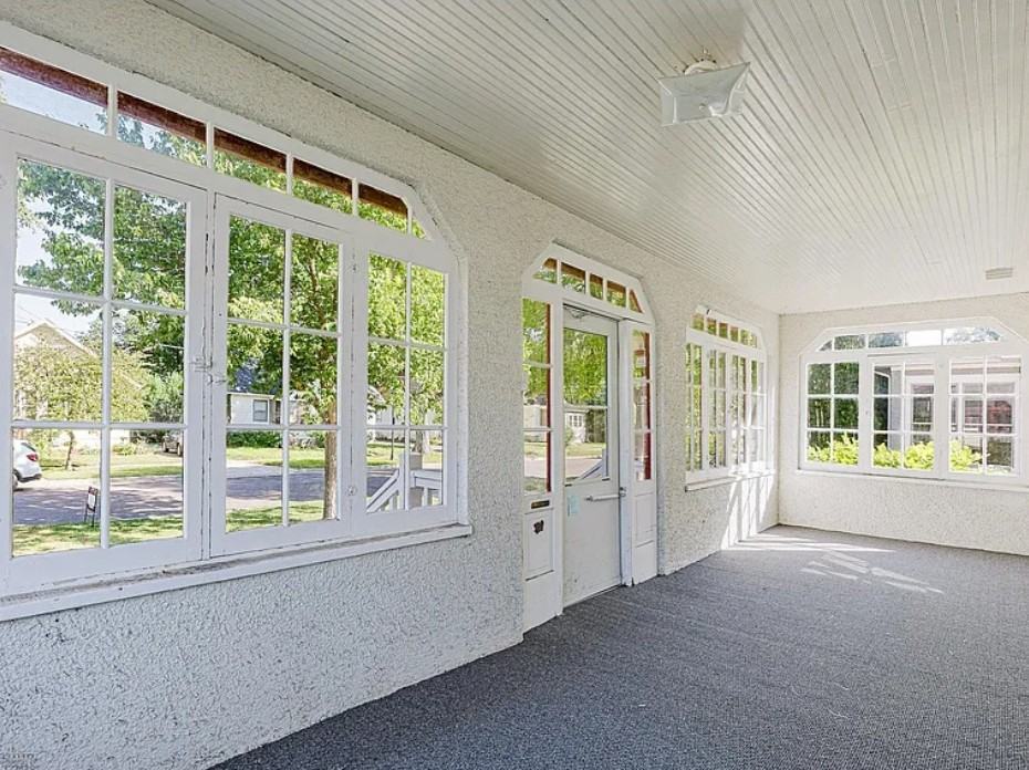 1118 8th Ave S - Photo 2 of 15