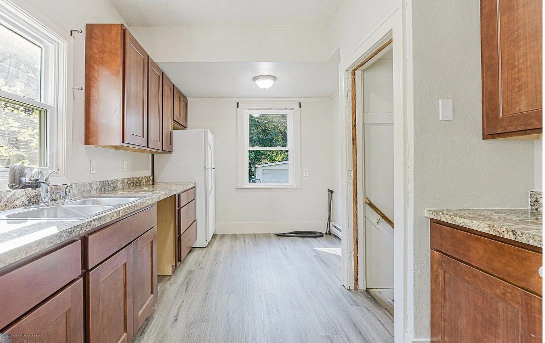 1118 8th Ave S - Photo 5 of 15