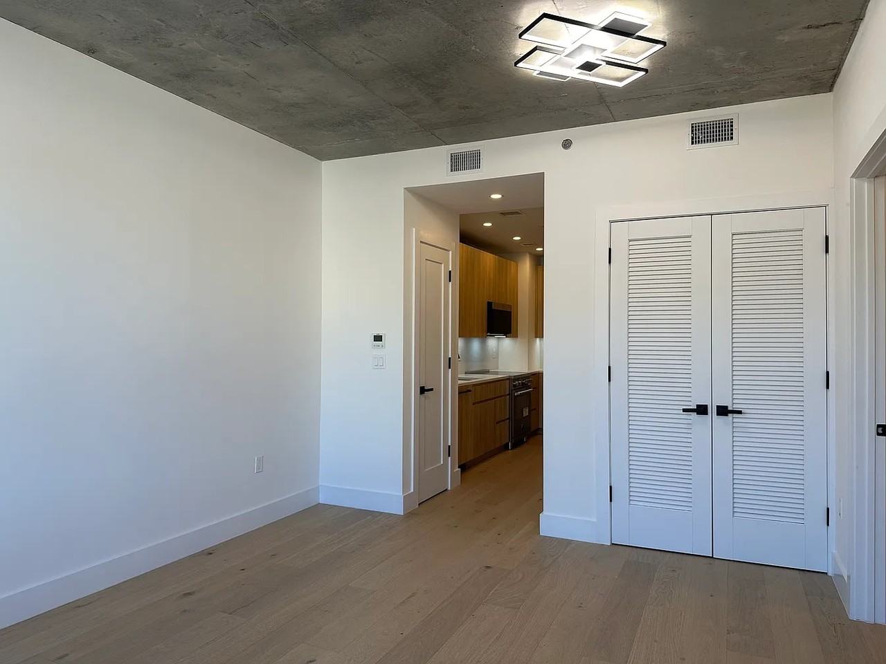 1216 30th Ave #402 - Photo 5 of 10