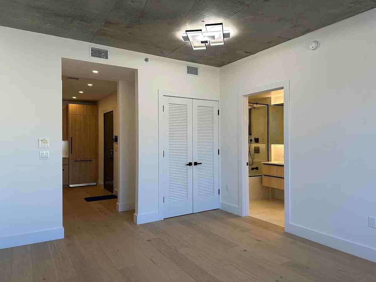 1216 30th Ave #402 - Photo 6 of 10