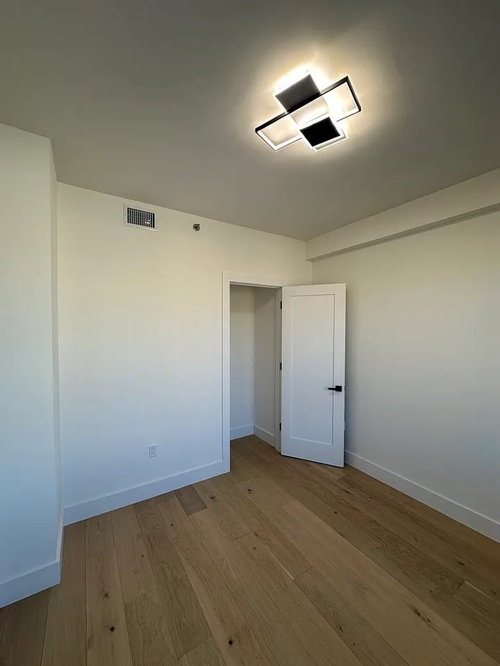 1216 30th Ave #402 - Photo 7 of 10