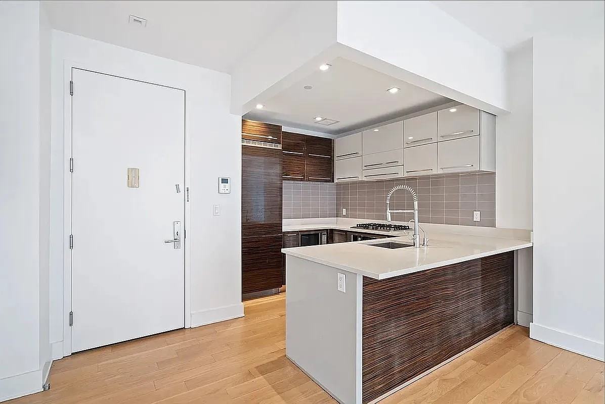 2626 Jackson Ave #603 - Photo 2 of 9