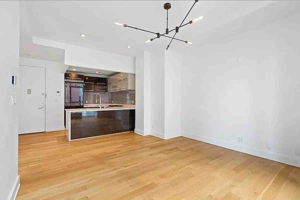 2626 Jackson Ave #603 - Photo 3 of 9