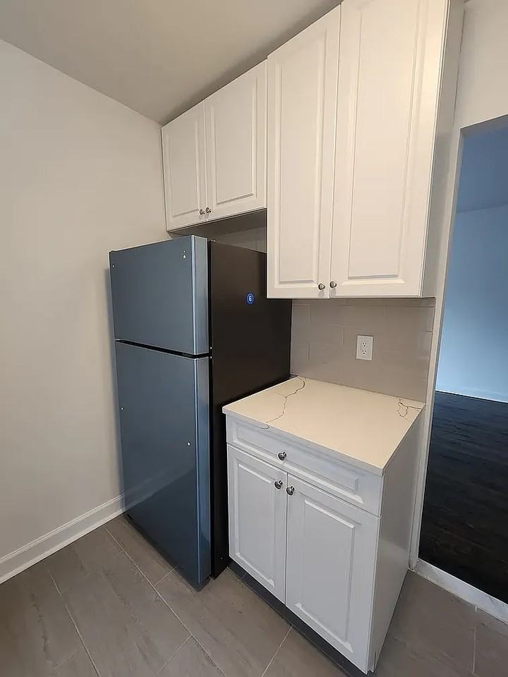 3316 82nd St #5D - Photo 3 of 7