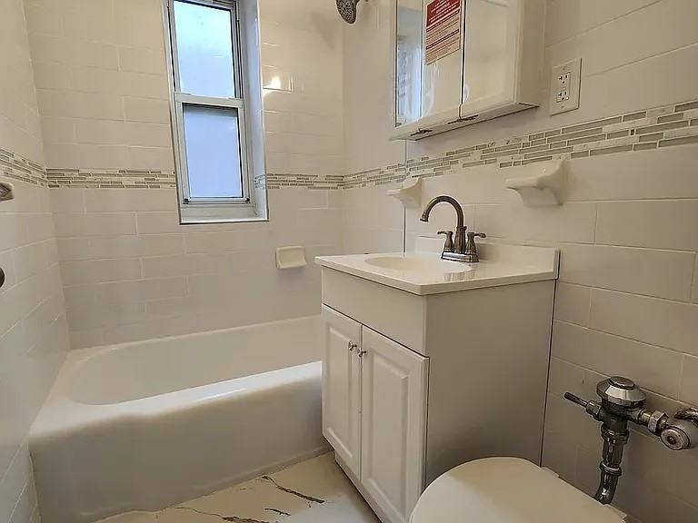 3316 82nd St #5D - Photo 7 of 7