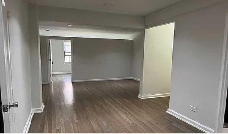 3727 86th St #5P - Photo 2 of 7