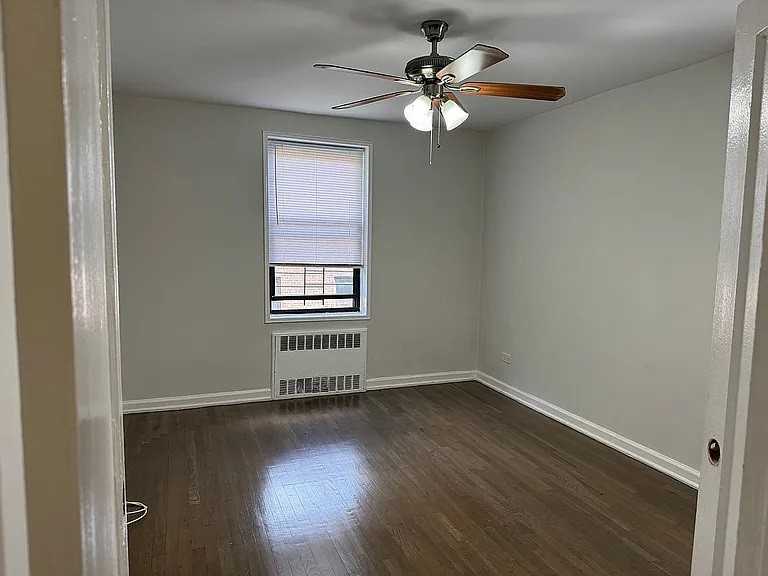 3727 86th St #5P - Photo 4 of 7