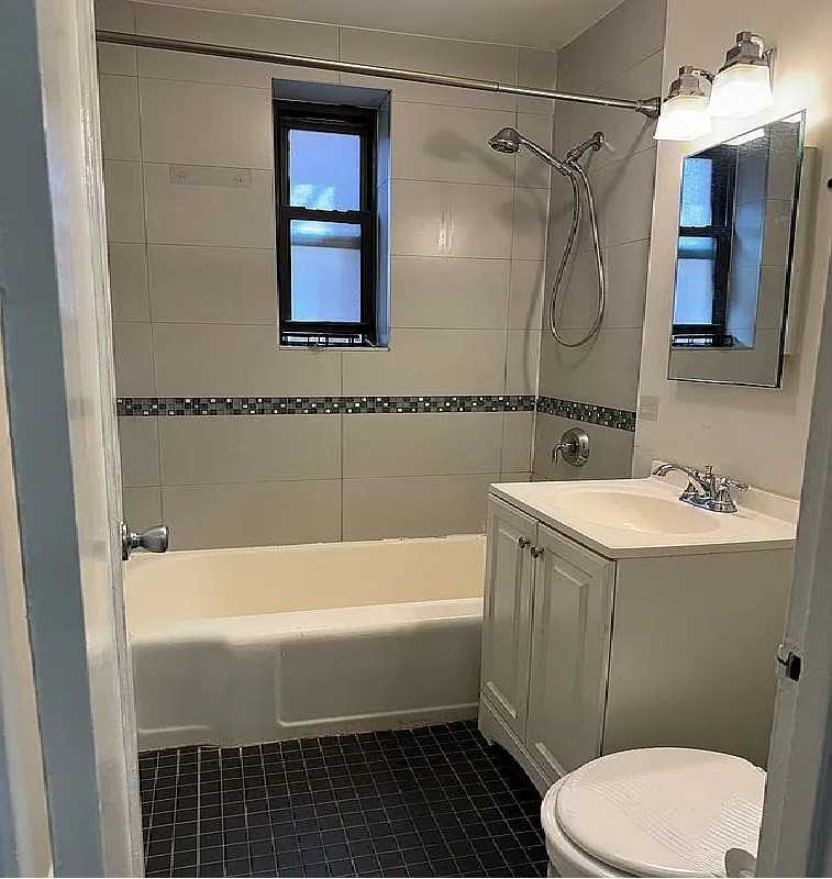 3727 86th St #5P - Photo 7 of 7