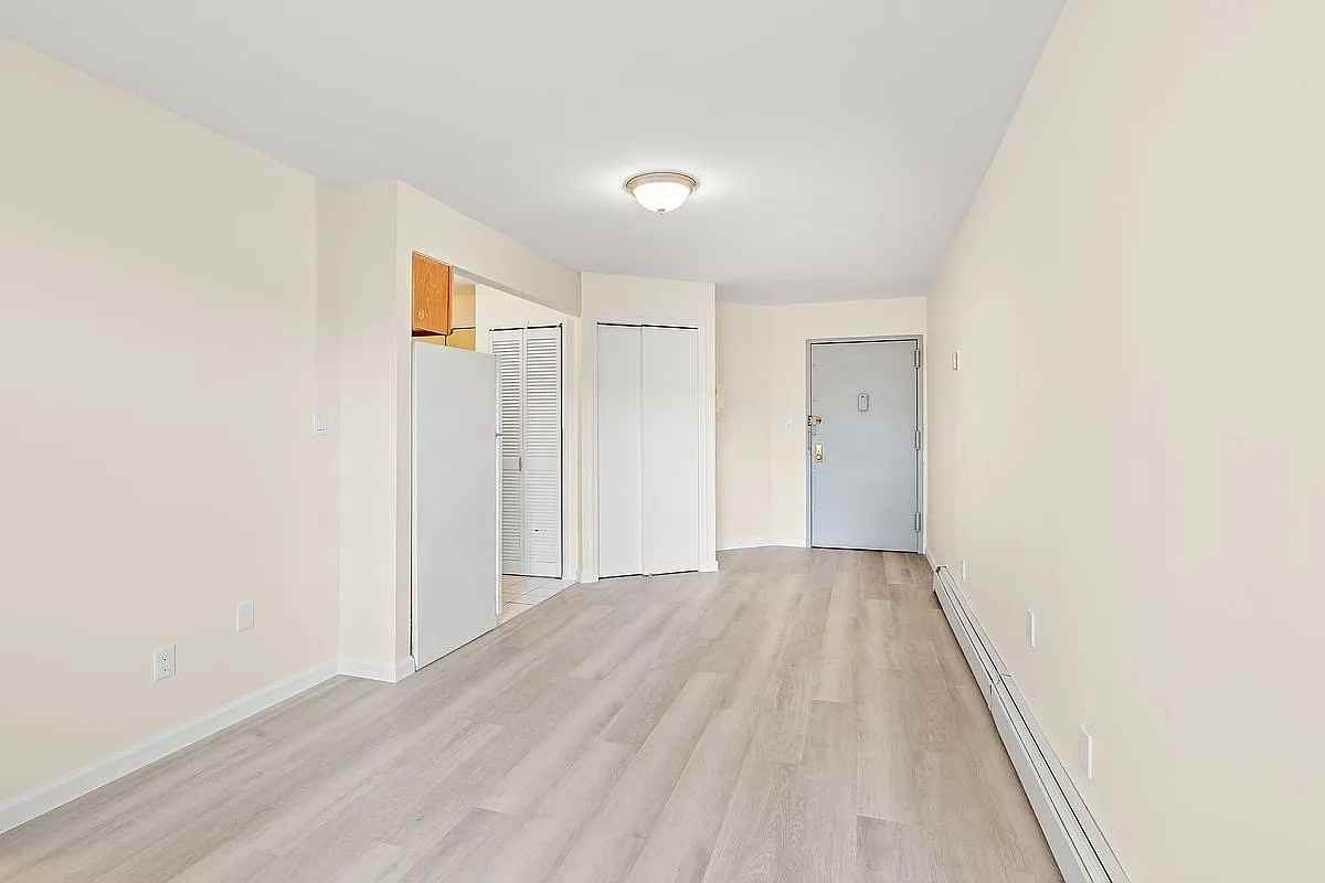 3730 103rd St #E2 - Photo 3 of 6