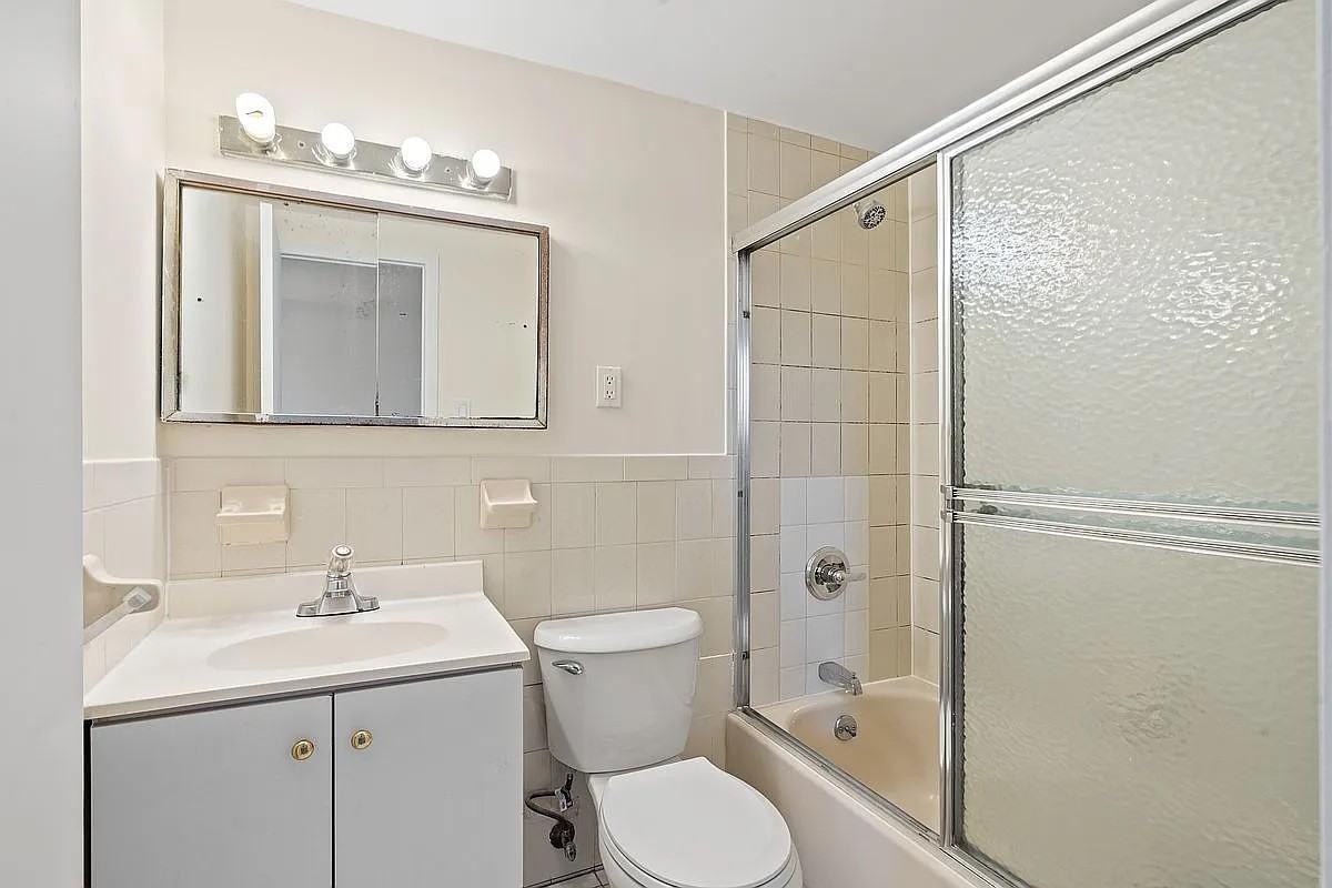 3730 103rd St #E2 - Photo 5 of 6