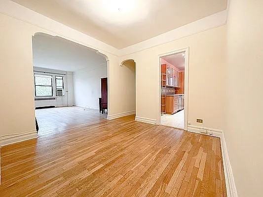 8412 35th Ave #6E - Photo 2 of 8