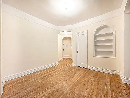 8412 35th Ave #6E - Photo 3 of 8