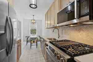 featured image of 11139 76th Rd #F2