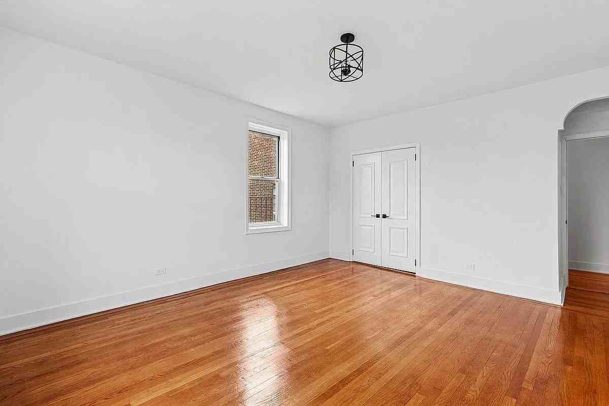 11139 76th Rd #F2 - Photo 6 of 7