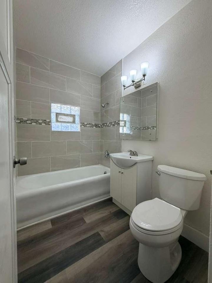 2213 N 57th St - Photo 4 of 12
