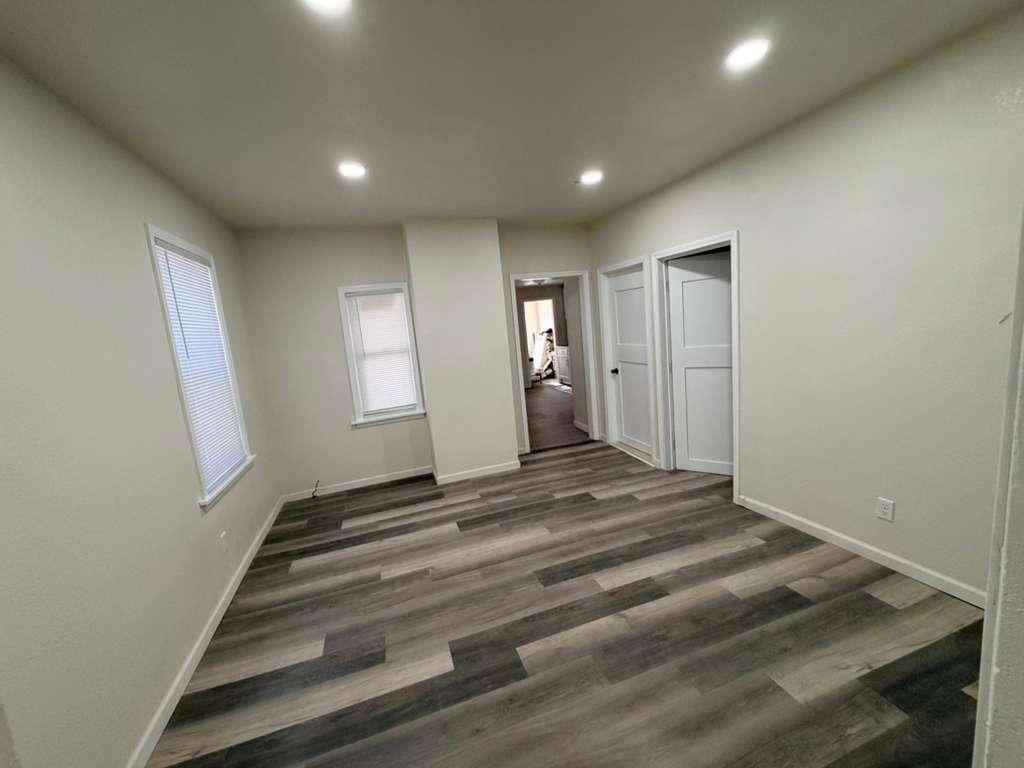 653 W Bruce St - Photo 2 of 16