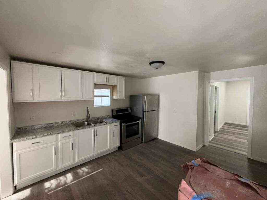 653 W Bruce St - Photo 6 of 16