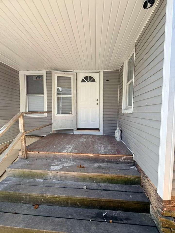 653 W Bruce St - Photo 7 of 16