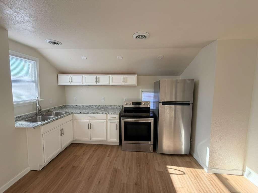 653A W Bruce St - Photo 4 of 15