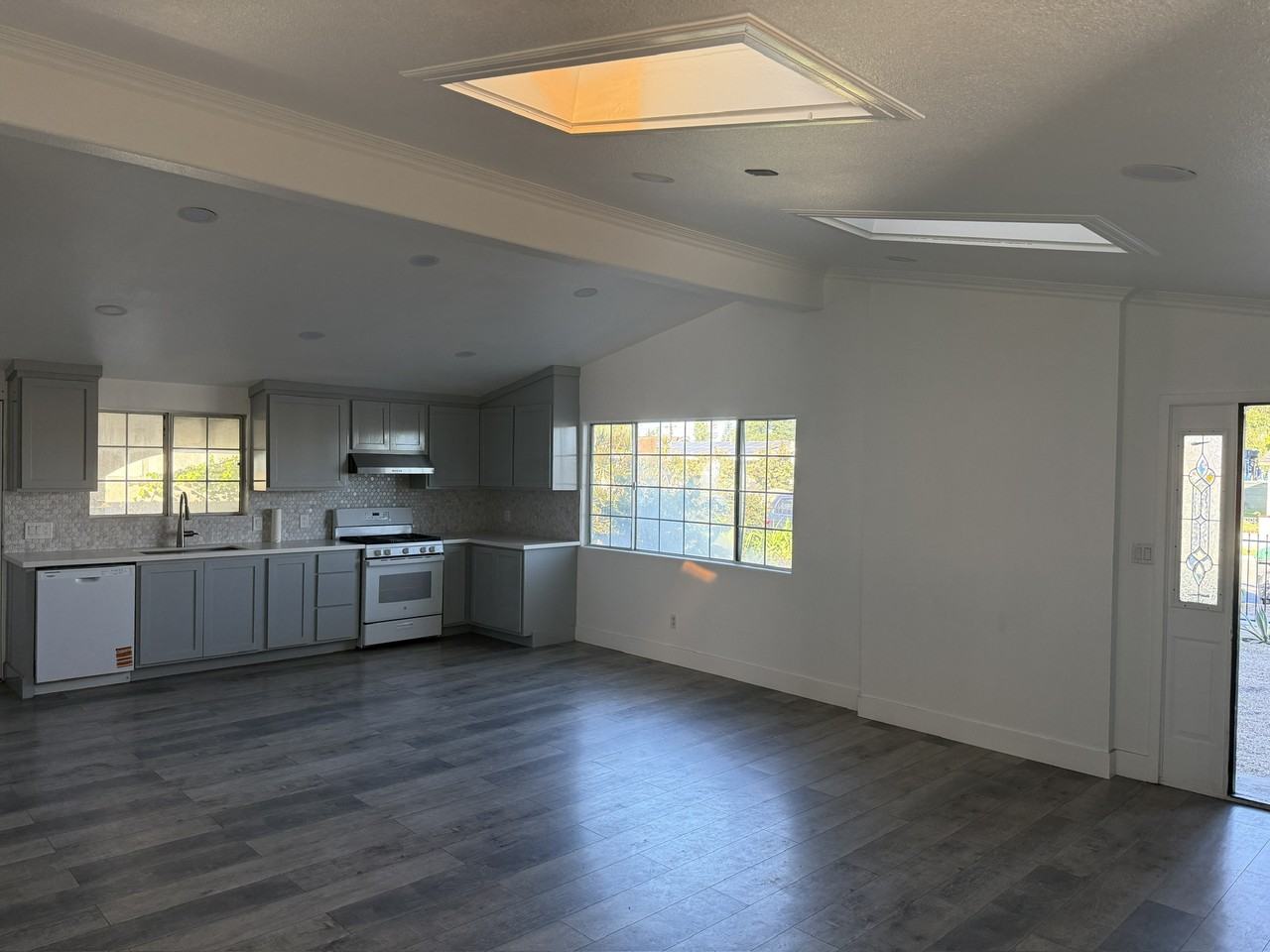 12722 Aspenwood Ln - Photo 2 of 15