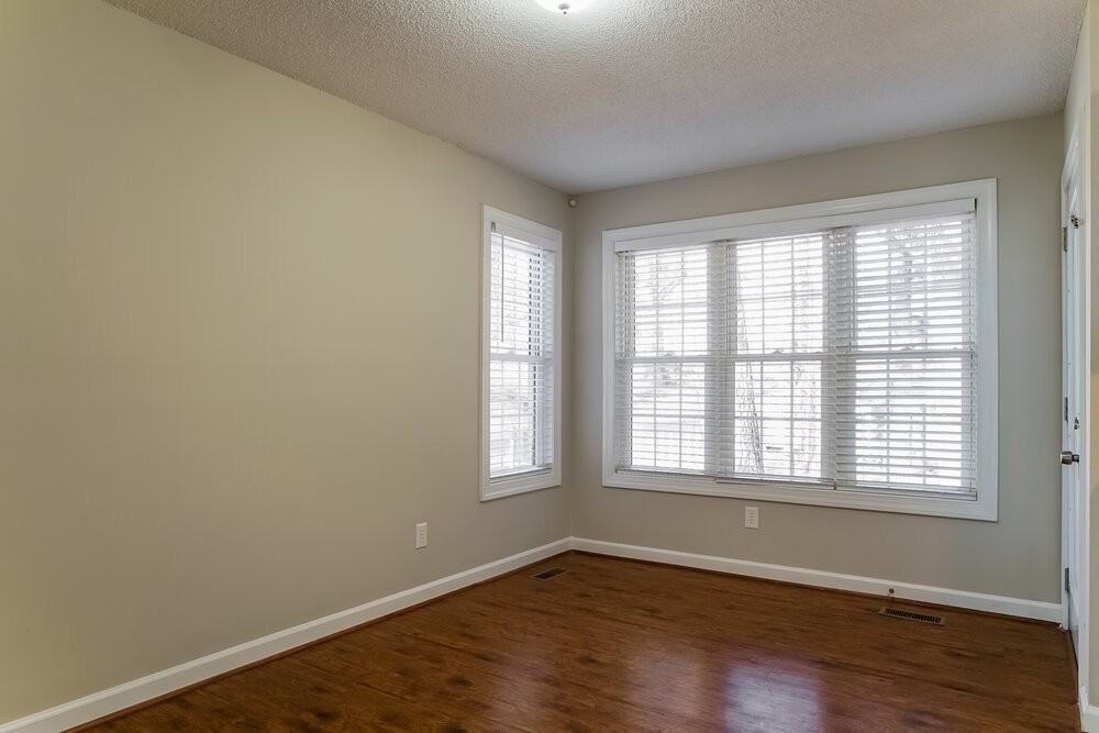 602 Coventry Dr - Photo 6 of 16