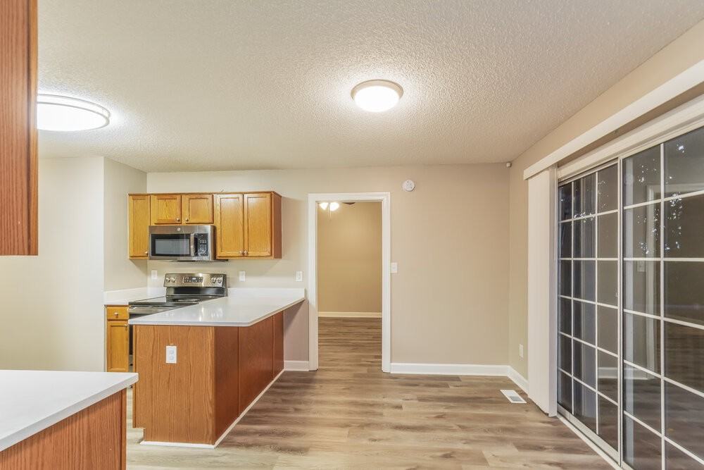 258 Tillamook Dr - Photo 4 of 16