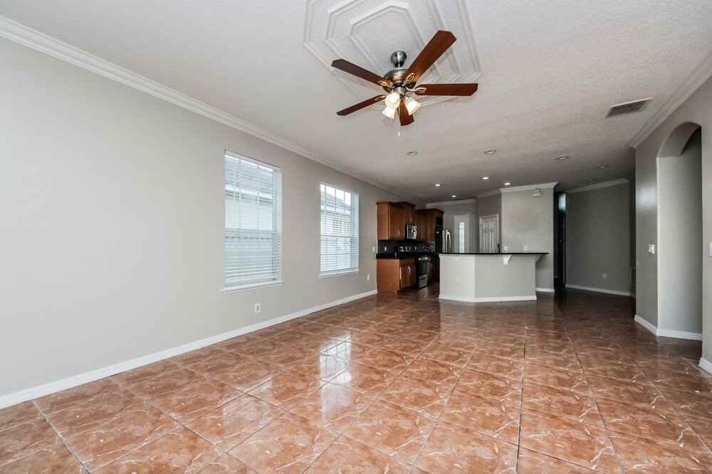 14527 Huntcliff Park Way - Photo 4 of 16