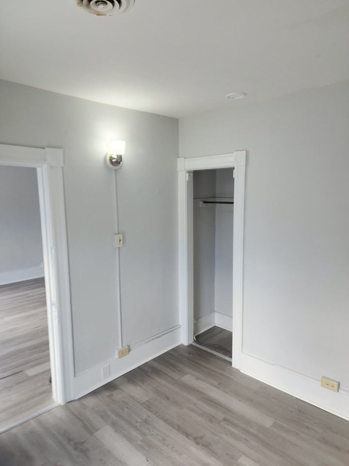 546 Lenox Ave #2 - Photo 4 of 20