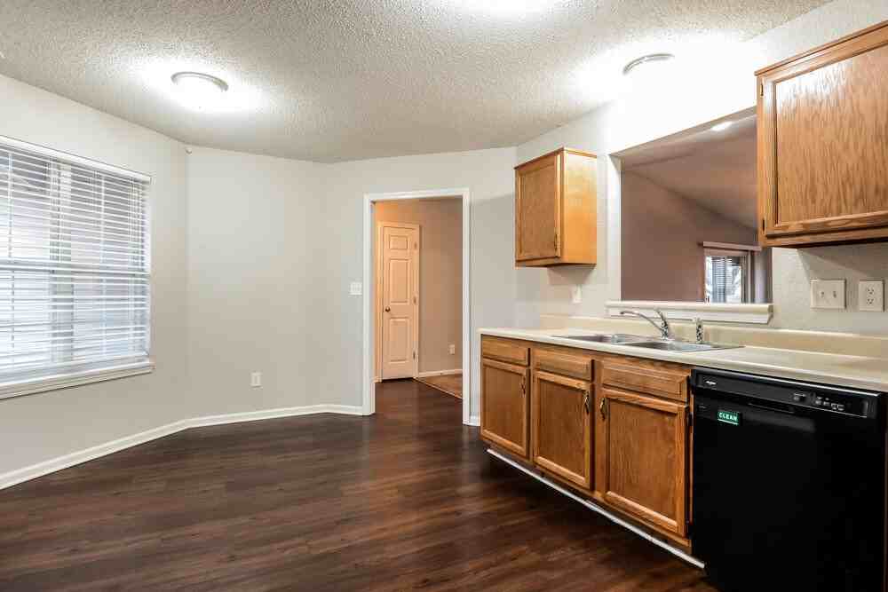 1456 Galway Ct - Photo 7 of 16