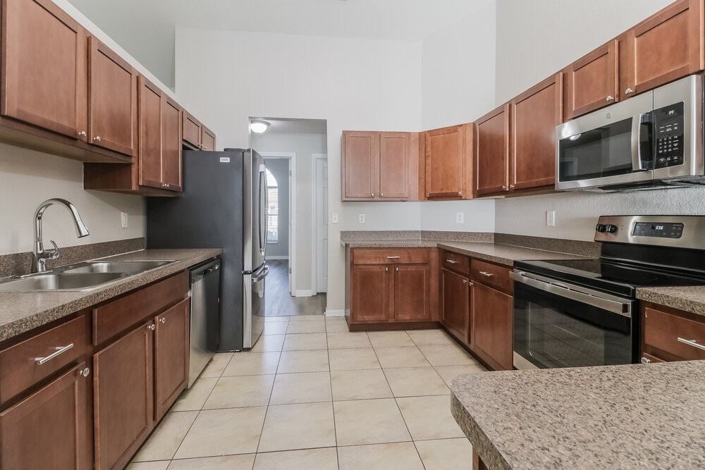 7252 Sherman Hills Blvd - Photo 6 of 16