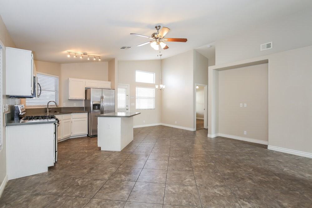 8216 James Grayson Dr - Photo 4 of 16