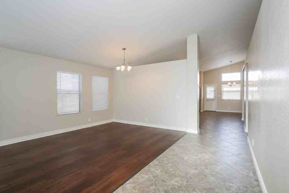 8216 James Grayson Dr - Photo 6 of 16