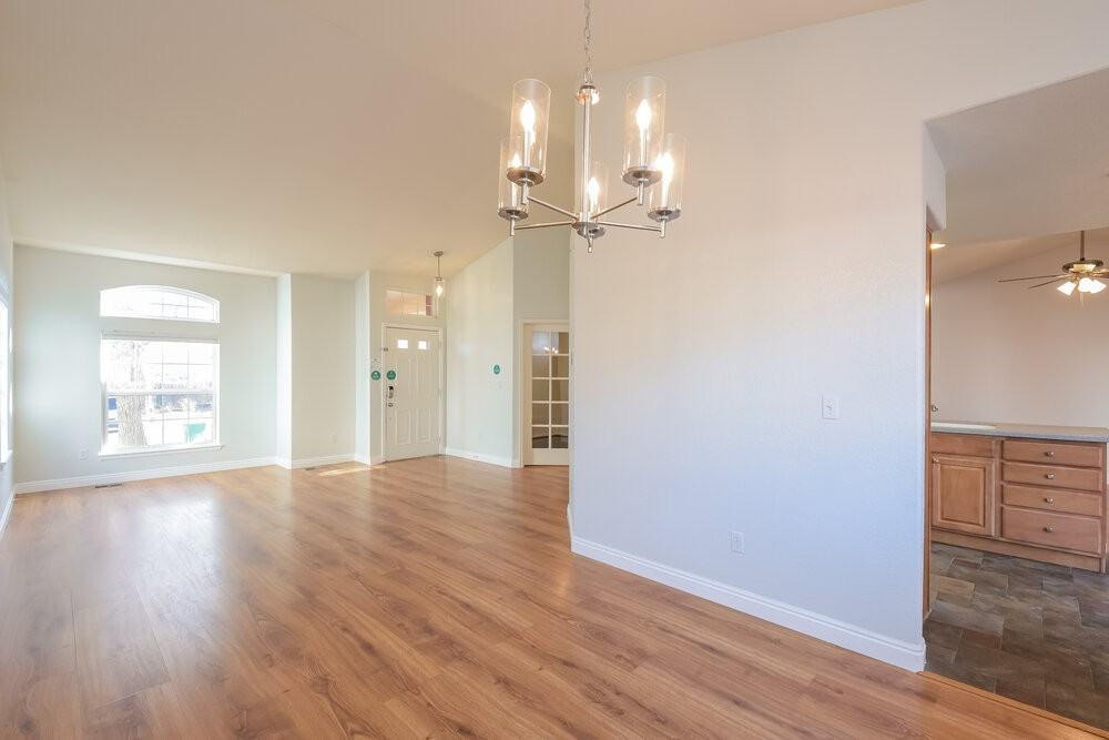 11253 Vrain Dr - Photo 6 of 17