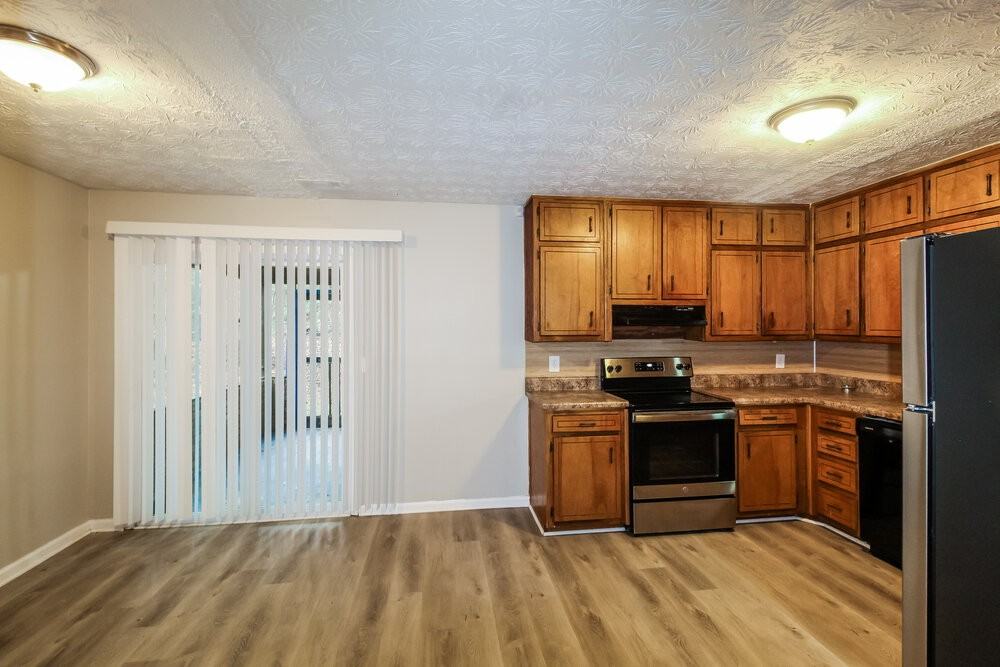 1717 Salem Woods Dr Se #A - Photo 7 of 17