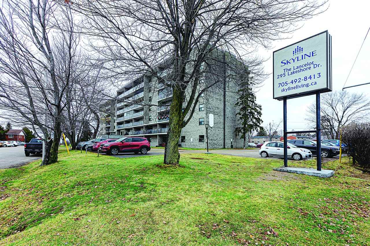 Lancelot Apartments - Photo 4 of 24