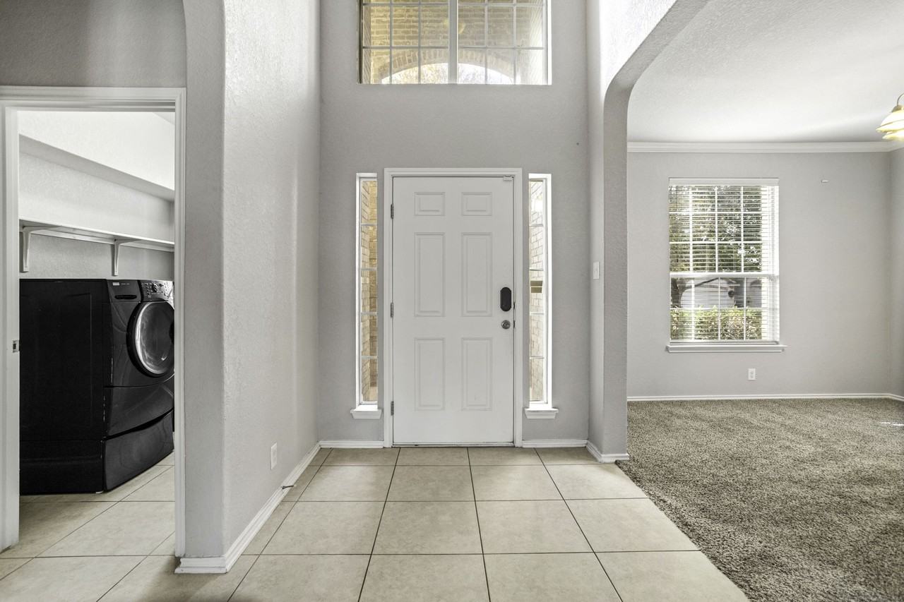 1026 Orchid Grv #1 - Photo 5 of 31