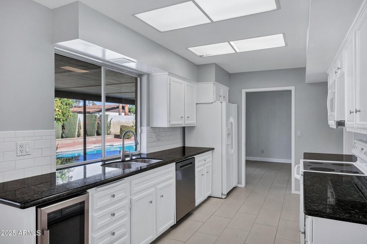 8558 E Via De Viva - Photo 4 of 36