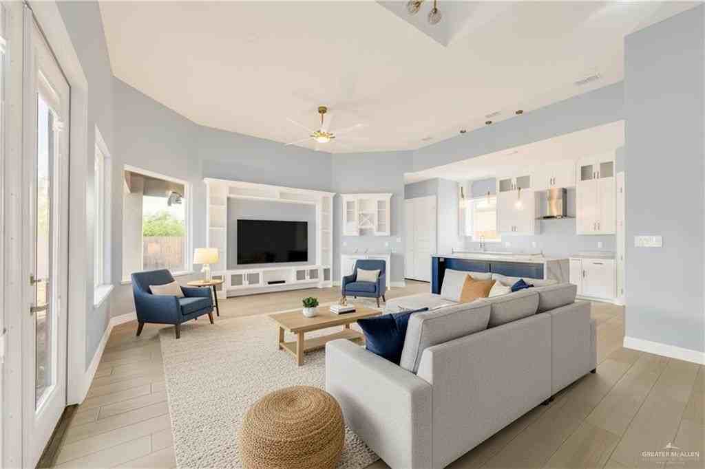 608 Makayla Dr - Photo 3 of 16