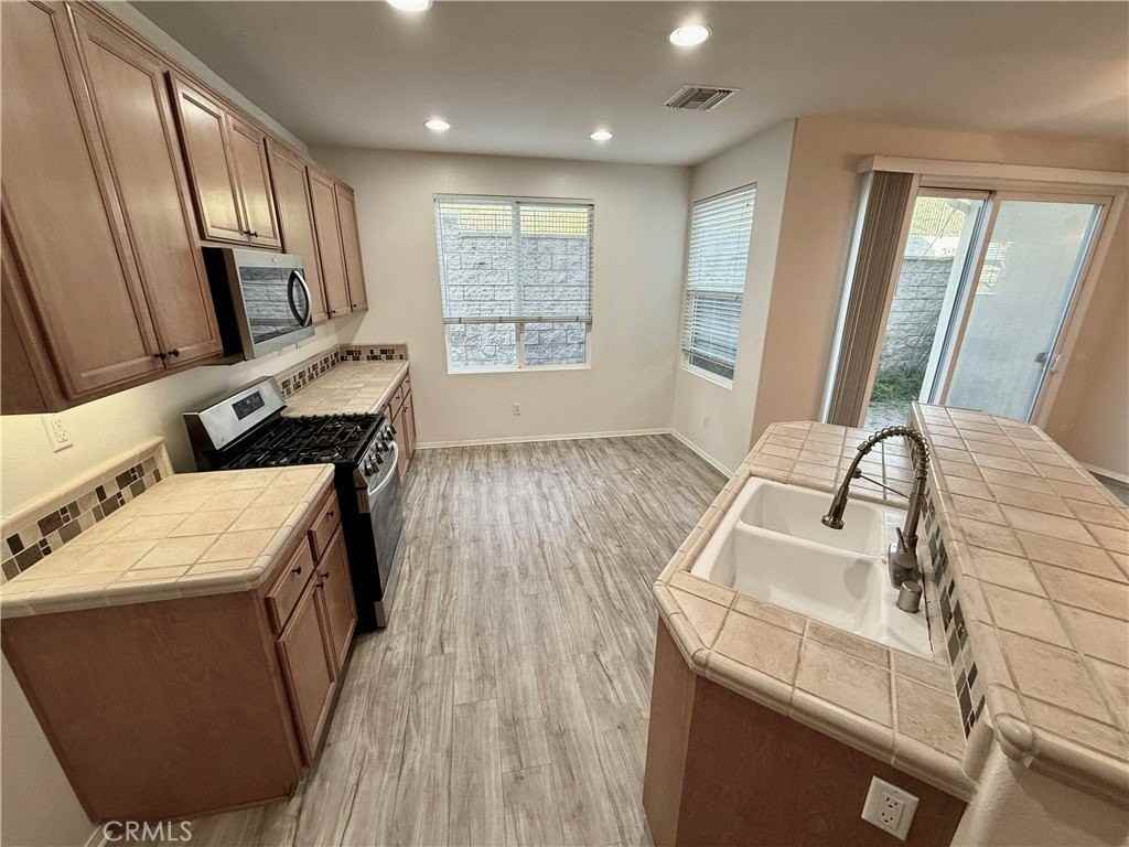 11533 Oakford Ln - Photo 2 of 37