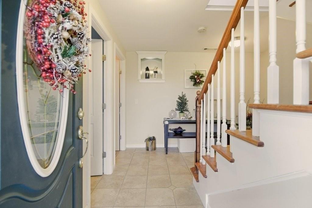 5 Leland Point Dr - Photo 2 of 27