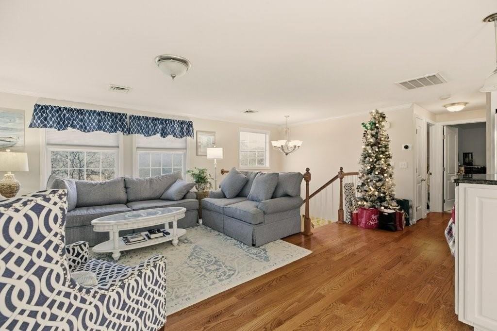 5 Leland Point Dr - Photo 4 of 27