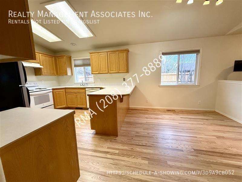 2889 W Stallion St - Photo 5 of 18