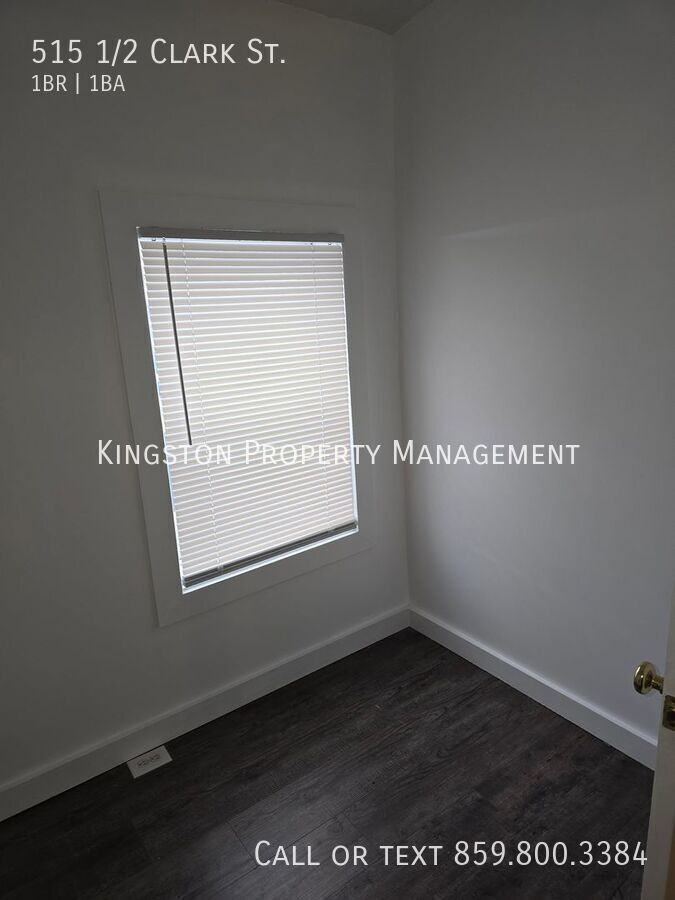 515 1/2 Clark St - Photo 5 of 11